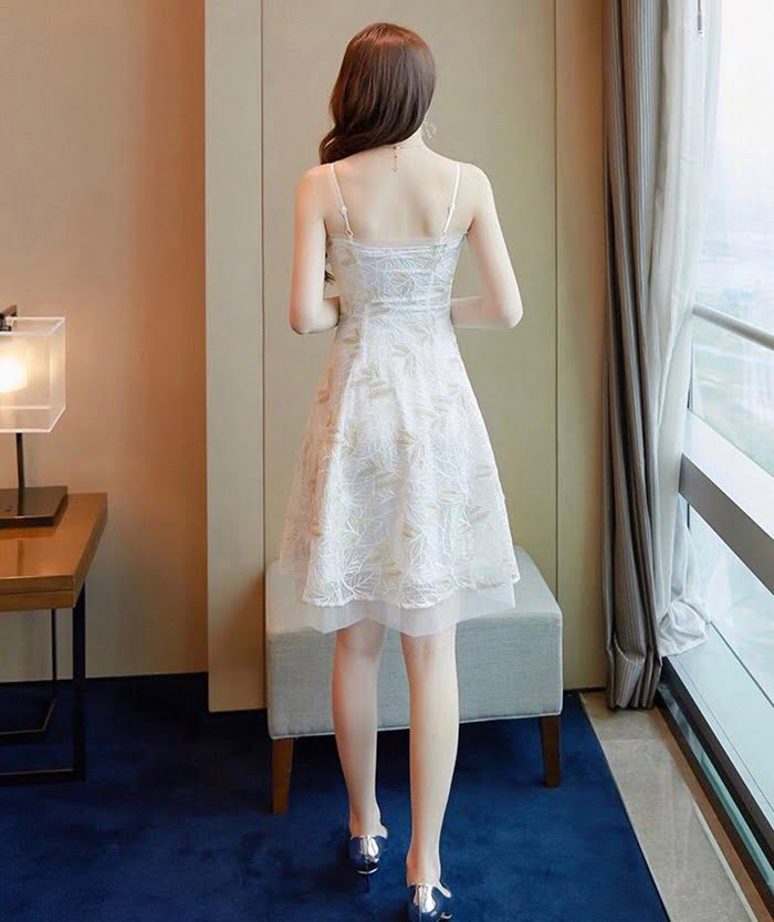 Chanel女裝 香奈兒連衣裙 法國專櫃同步 2019新款 刺繡V領 微透紗多層蕾絲裙  xly1421